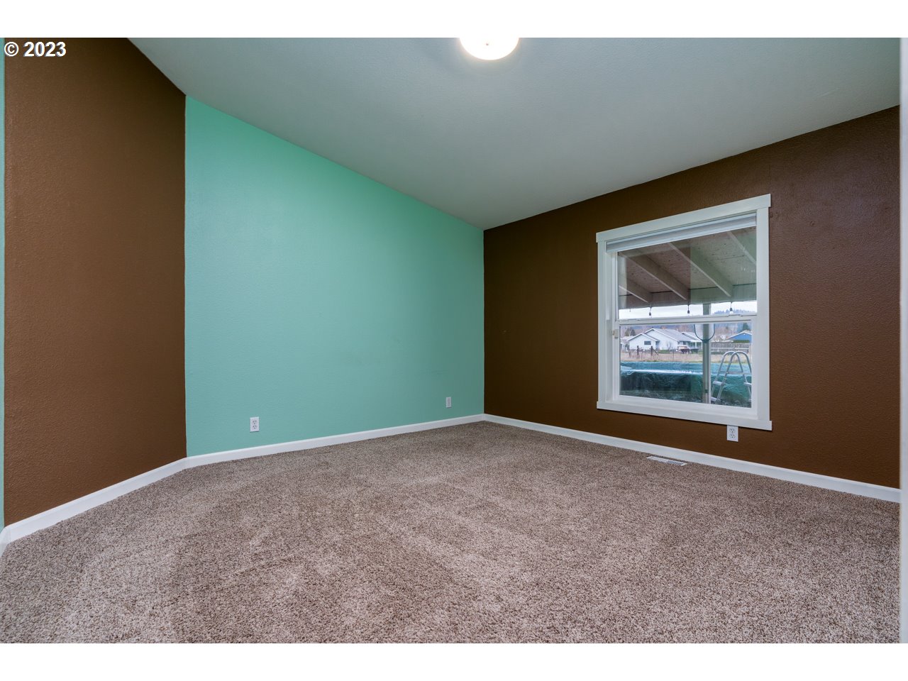 2895 Stoltz Hill Road Lebanon, OR 97355 - Photo 23 of 30 Gallery Image 23