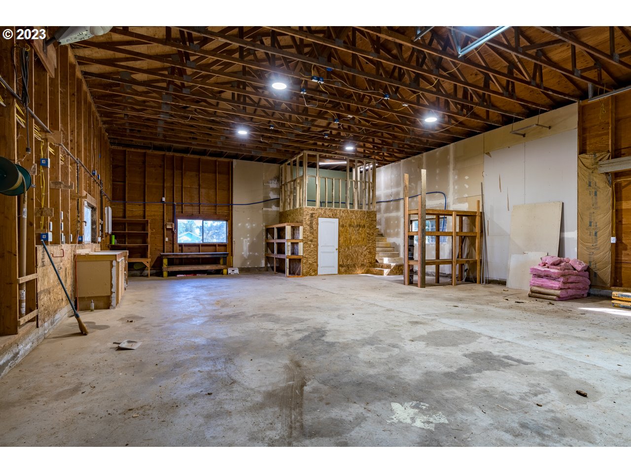 2895 Stoltz Hill Road Lebanon, OR 97355 - Photo 26 of 30 Gallery Image 26
