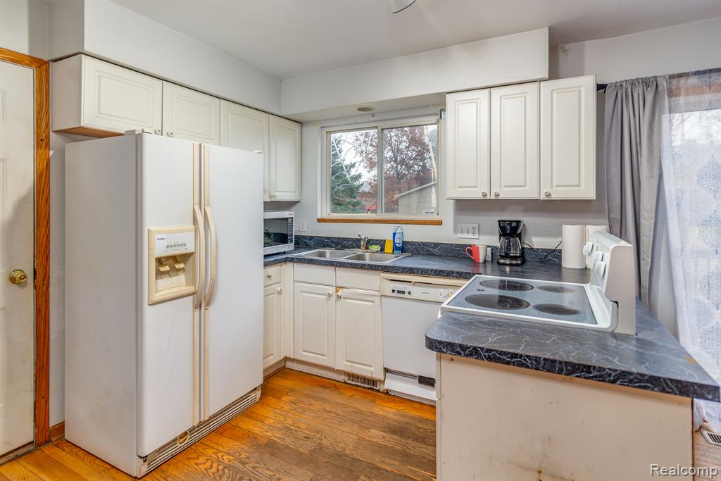 4059 Oakley Road Stockbridge, MI 49285 - Photo 8 of 28