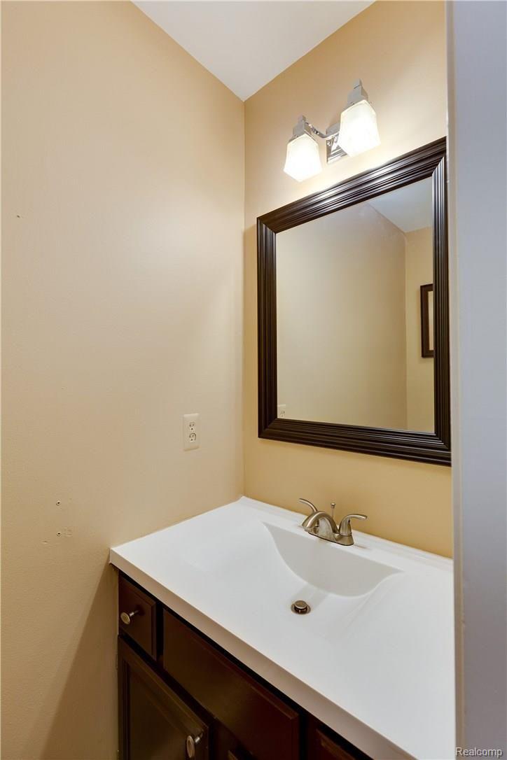 532 Bolinger Street Rochester, MI 48307 - Photo 12 of 21 532 Bolinger Rochester Hills-print-009-4-532 Bolinger009FULL-2800x4200-300dpi.jpg