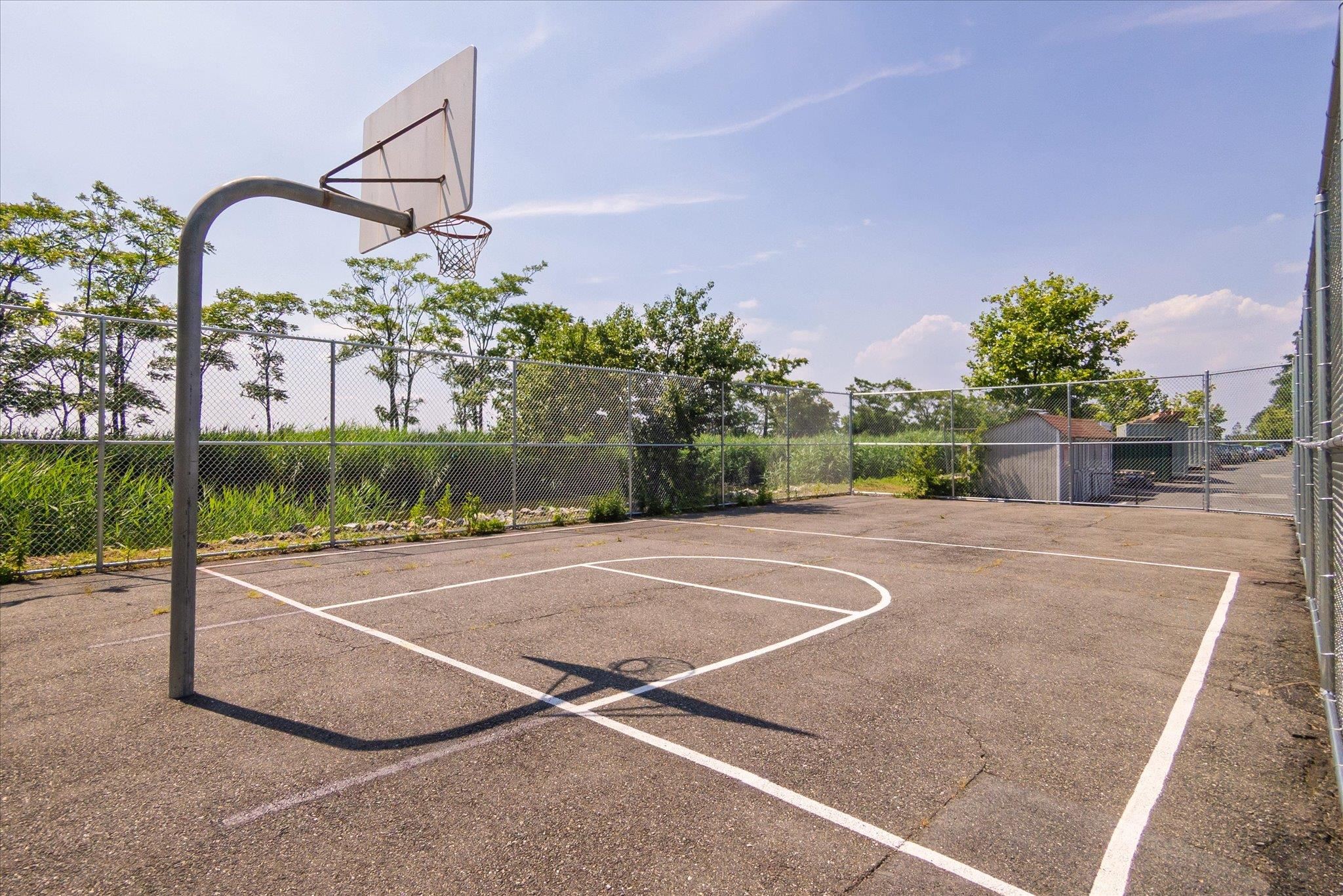 1705 Harmon Cove Tower, Unit 1705 Secaucus, NJ 07094 - Photo 37 of 49 a view of a basket ball ground