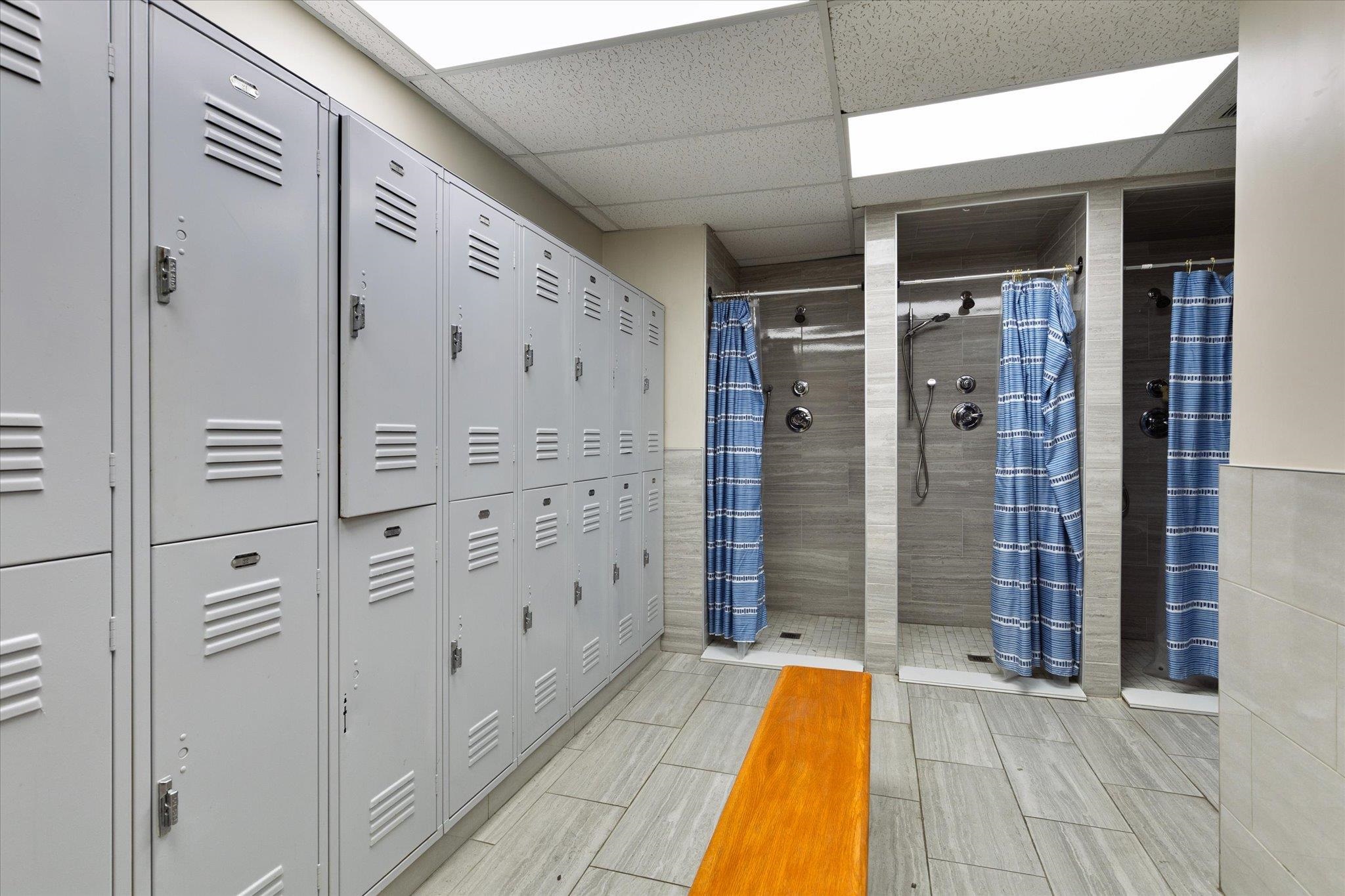 1705 Harmon Cove Tower, Unit 1705 Secaucus, NJ 07094 - Photo 44 of 49 a view of walk in closet