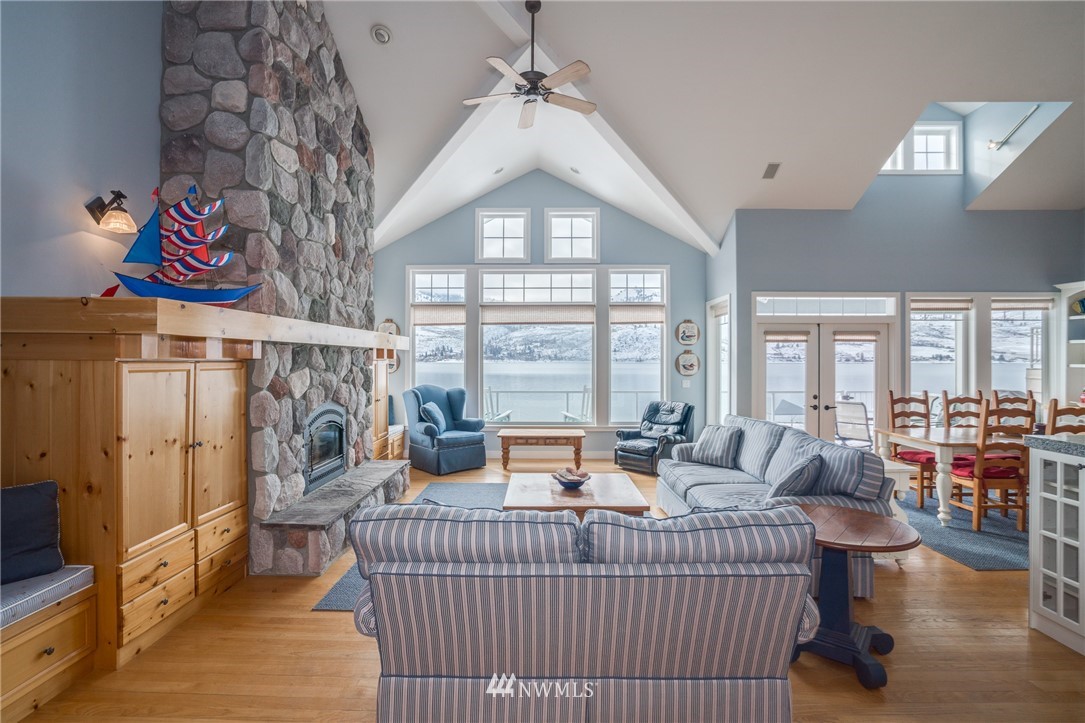 237 Key Lane Chelan, WA 98816 - Photo 9 of 25