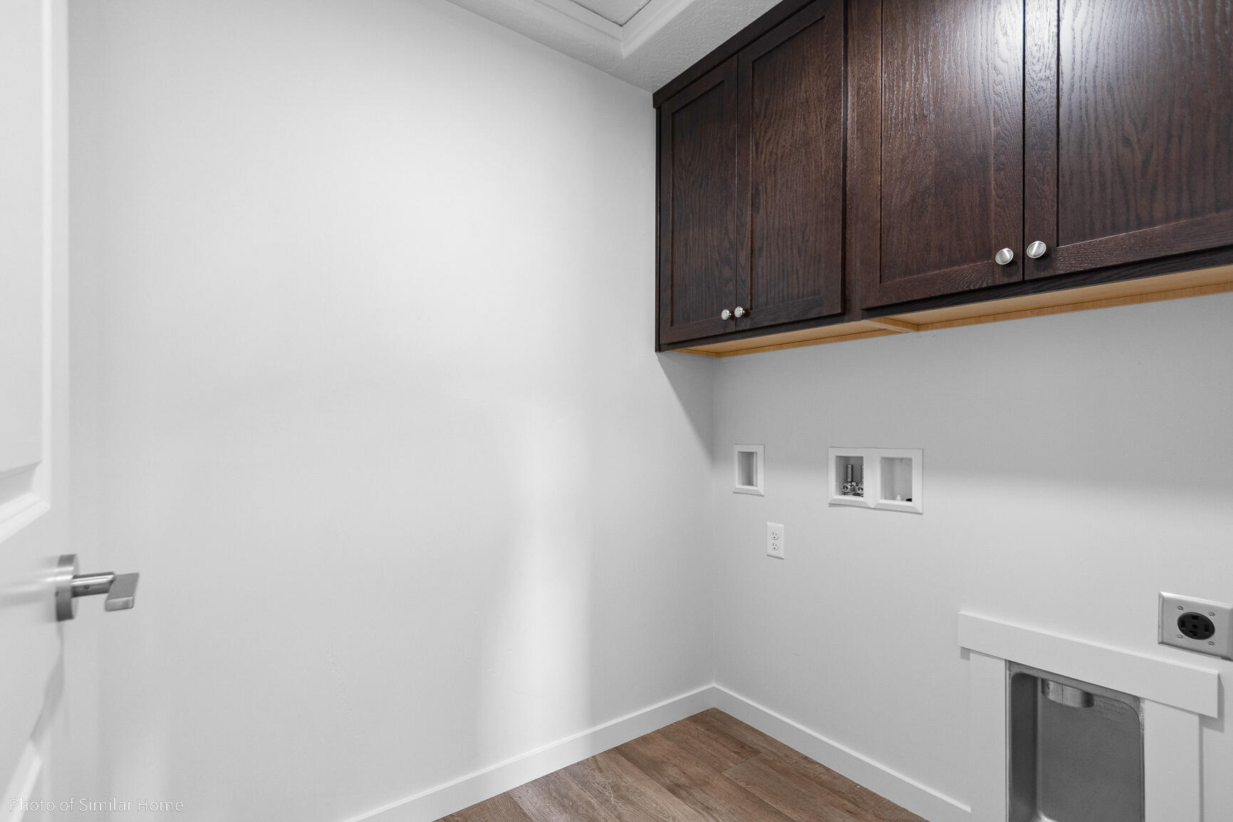 3374 Northwest 7th Street Redmond, OR 97756 - Photo 11 of 17 Jordan - Laundry