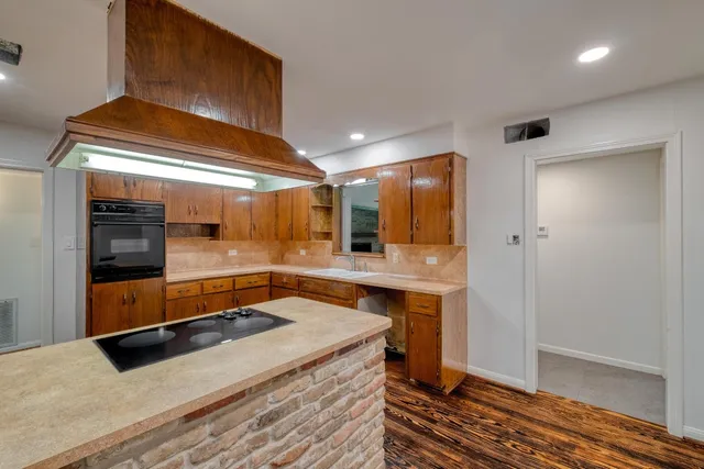 $275,000 | 927 East Walnut Street, La Grange, TX 78945