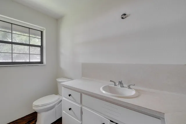 $275,000 | 927 East Walnut Street, La Grange, TX 78945