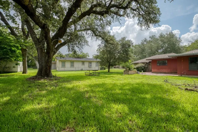 $275,000 | 927 East Walnut Street, La Grange, TX 78945