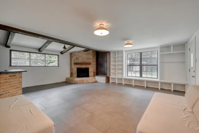 $275,000 | 927 East Walnut Street, La Grange, TX 78945