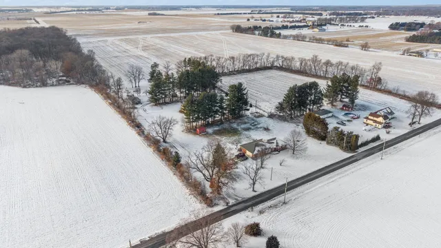 $399,900 | 296 South 150 East, Valparaiso, IN 46383