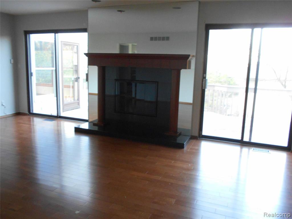 1965 Lone Pine Road Bloomfield Hills, MI 48302 - Photo 6 of 24