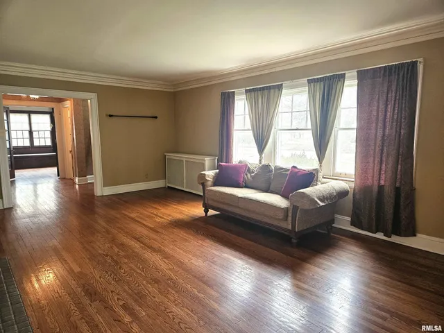 $375,000 | 237 Park Ln Drive, Galesburg, IL 61401