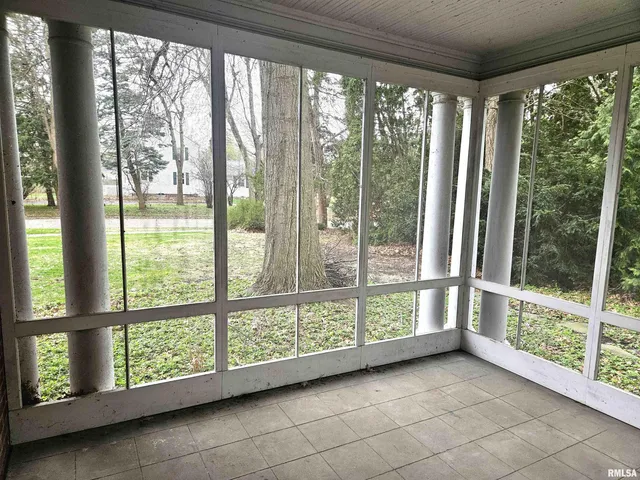 $375,000 | 237 Park Ln Drive, Galesburg, IL 61401