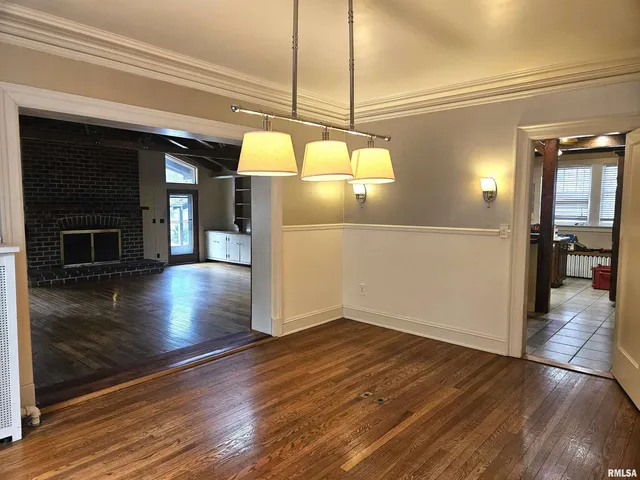 $375,000 | 237 Park Ln Drive, Galesburg, IL 61401