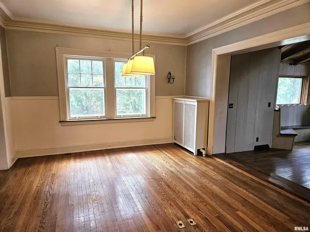 $375,000 | 237 Park Ln Drive, Galesburg, IL 61401