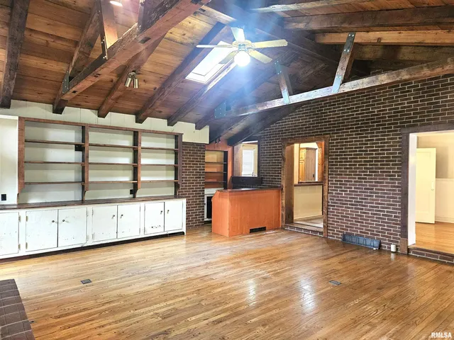 $375,000 | 237 Park Ln Drive, Galesburg, IL 61401