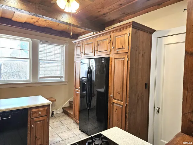 $375,000 | 237 Park Ln Drive, Galesburg, IL 61401