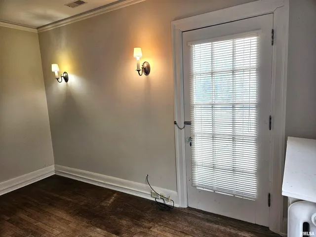 $375,000 | 237 Park Ln Drive, Galesburg, IL 61401