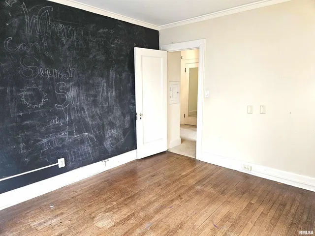 $375,000 | 237 Park Ln Drive, Galesburg, IL 61401