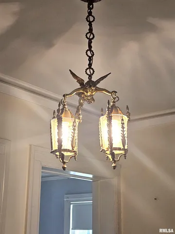 $375,000 | 237 Park Ln Drive, Galesburg, IL 61401