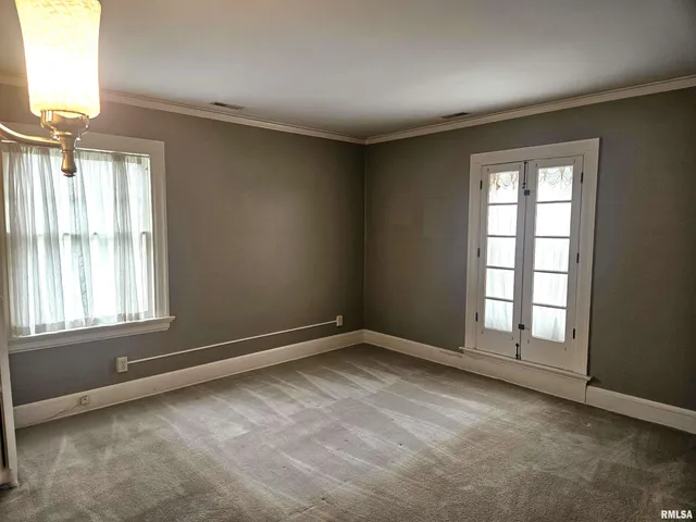 $375,000 | 237 Park Ln Drive, Galesburg, IL 61401