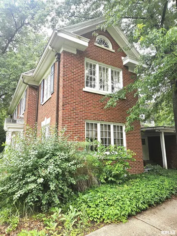 $375,000 | 237 Park Ln Drive, Galesburg, IL 61401