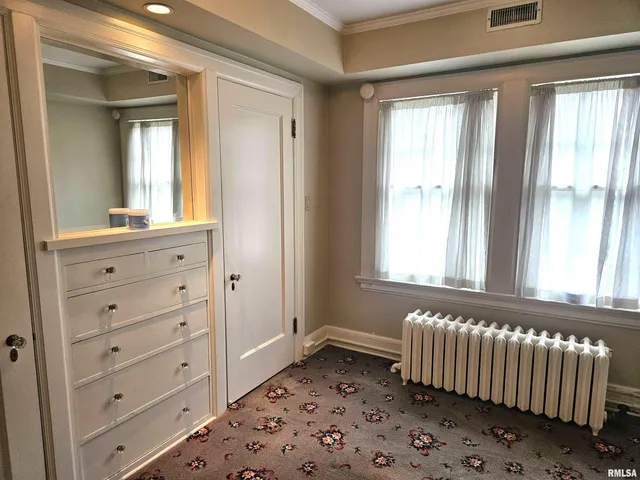 $375,000 | 237 Park Ln Drive, Galesburg, IL 61401