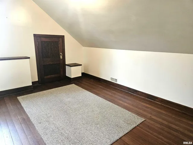 $375,000 | 237 Park Ln Drive, Galesburg, IL 61401