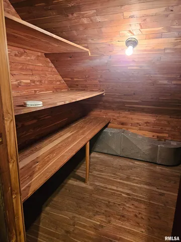 $375,000 | 237 Park Ln Drive, Galesburg, IL 61401