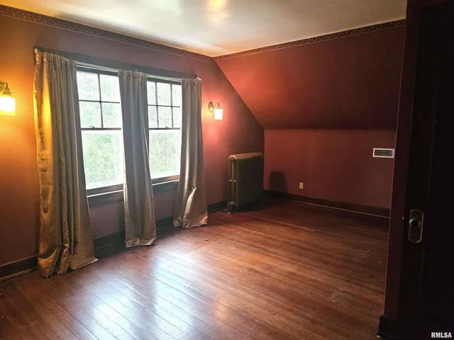 $375,000 | 237 Park Ln Drive, Galesburg, IL 61401