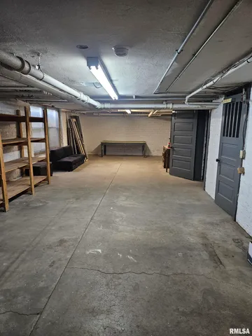 $375,000 | 237 Park Ln Drive, Galesburg, IL 61401