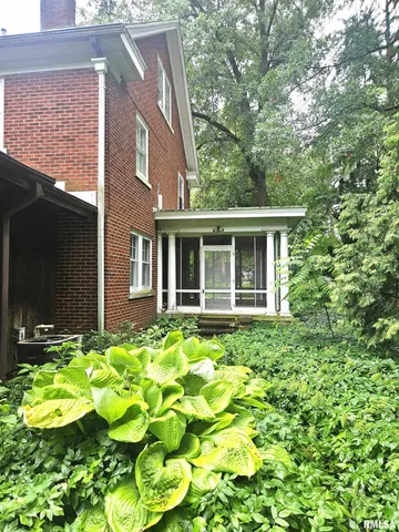 $375,000 | 237 Park Ln Drive, Galesburg, IL 61401