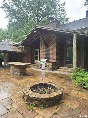 $375,000 | 237 Park Ln Drive, Galesburg, IL 61401