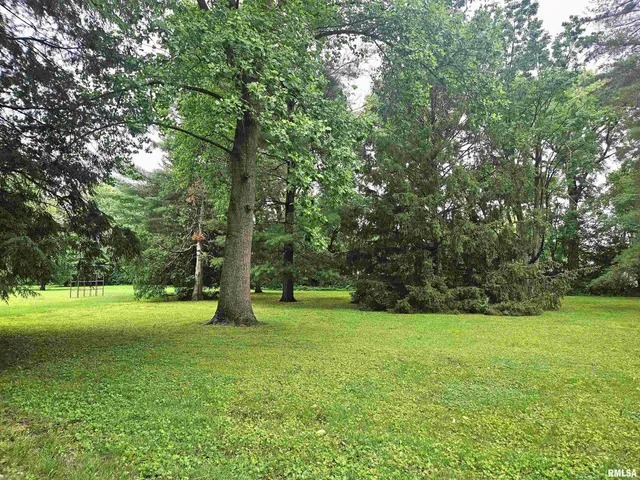 $375,000 | 237 Park Ln Drive, Galesburg, IL 61401