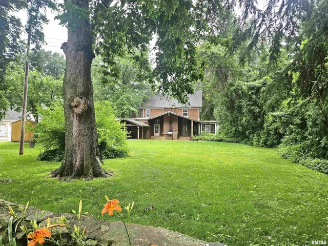 $375,000 | 237 Park Ln Drive, Galesburg, IL 61401