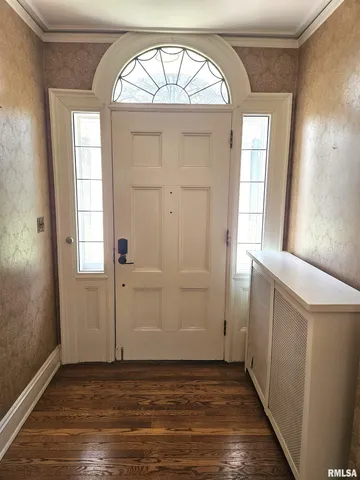 $375,000 | 237 Park Ln Drive, Galesburg, IL 61401