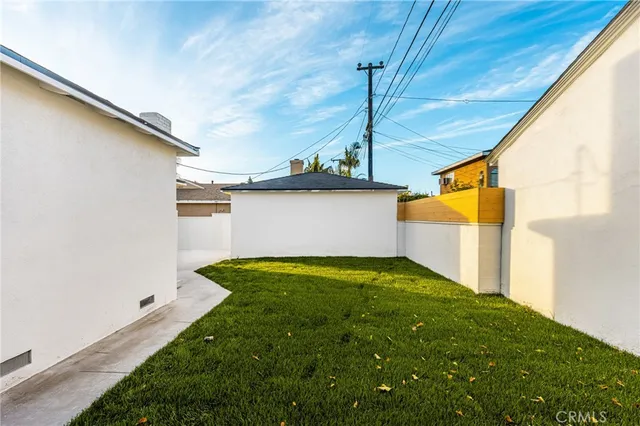 $1,550,000 | 3731 Senasac Avenue, Long Beach, CA 90808