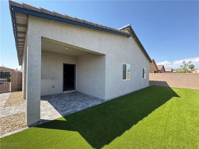 $2,380 | 7560 Blue Lotus Avenue, Las Vegas, NV 89113
