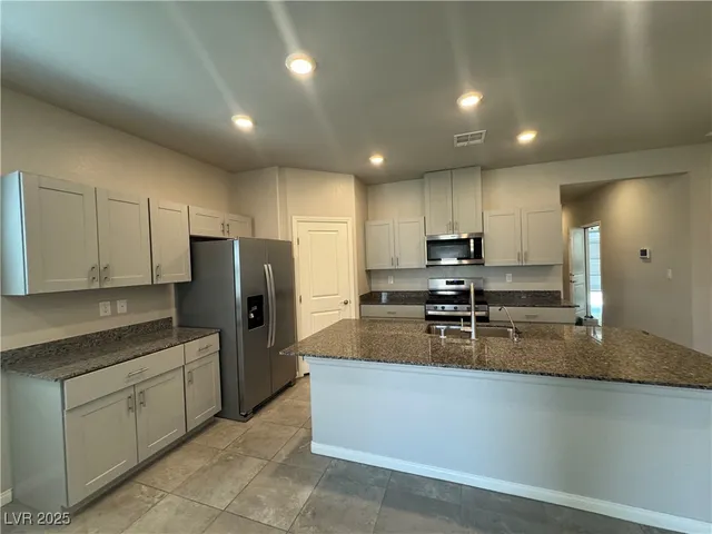 $2,380 | 7560 Blue Lotus Avenue, Las Vegas, NV 89113