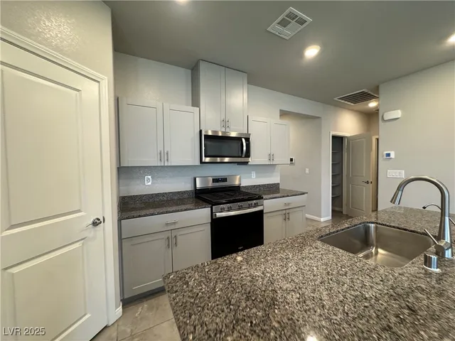 $2,380 | 7560 Blue Lotus Avenue, Las Vegas, NV 89113