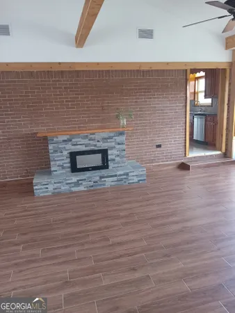 a view of empty room and window