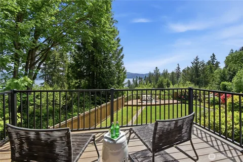 $2,775,000 | 639 West Lake Sammamish Parkway Northeast, Bellevue, WA 98008