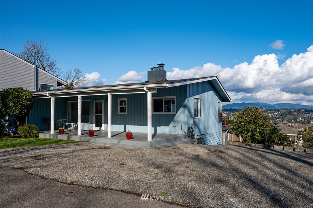 256 Stevens Avenue Northwest Renton, WA 98057 - Photo 2 of 33 Gallery Image 2