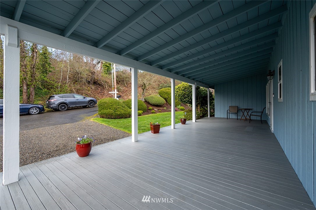 256 Stevens Avenue Northwest Renton, WA 98057 - Photo 3 of 33 Gallery Image 3