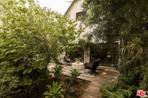 a view of sitting area with furniture