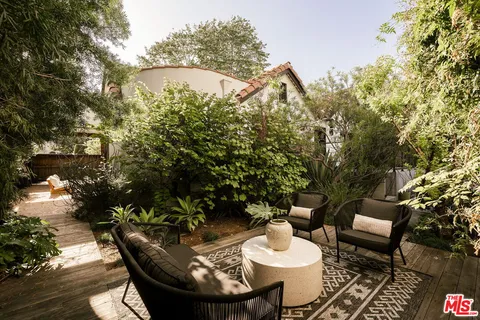 $2,595,000 | 238 North Gower Street, Los Angeles, CA 90004