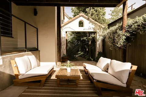 $2,595,000 | 238 North Gower Street, Los Angeles, CA 90004