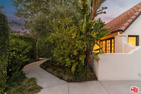 $2,595,000 | 238 North Gower Street, Los Angeles, CA 90004