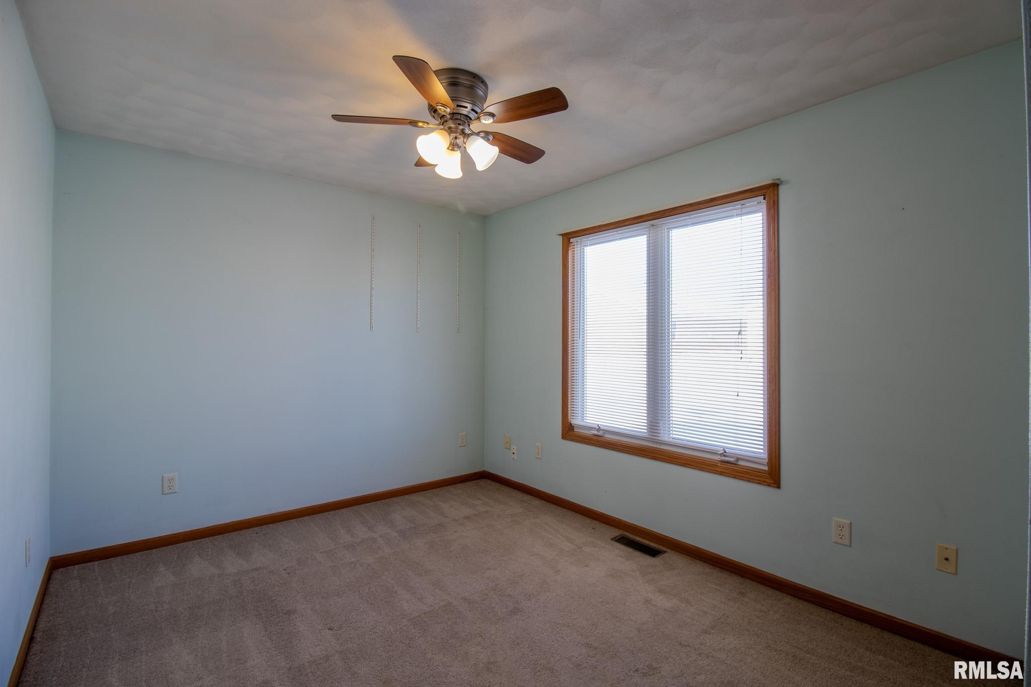 133 Easy Street Washington, IL 61571 - Photo 11 of 15 Gallery Image 11