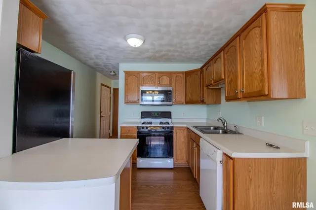 $185,000 | 133 Easy Street, Washington, IL 61571