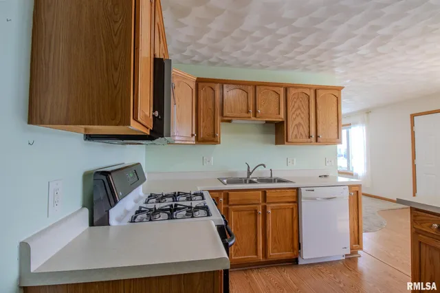 $185,000 | 133 Easy Street, Washington, IL 61571